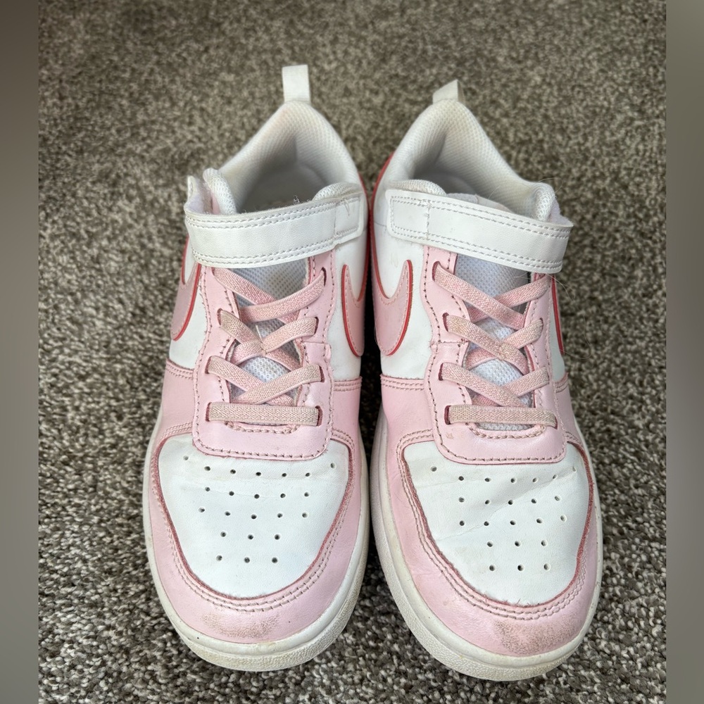 Girls Nike size 3
